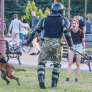 «Уратую цябе ў любой сітуацыі, і на амапаўца кінуся». Пагутарылі з самай вядомай пратэснай парай Маладзечна