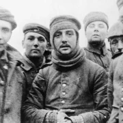 «Вы не страляйце, мы не страляем». Як англійскія і нямецкія вайскоўцы дамовіліся пра «Каляднае перамір’е» ў 1914 годзе
