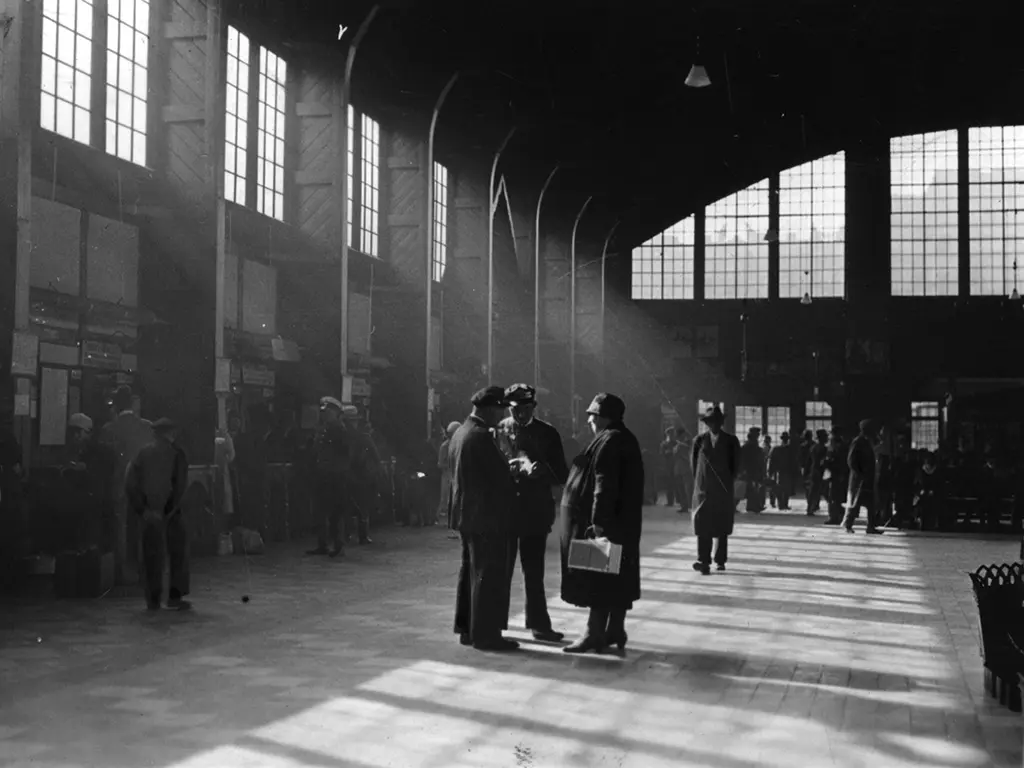 варшаўскі вакзал, зала чакання варшаўскага вакзала