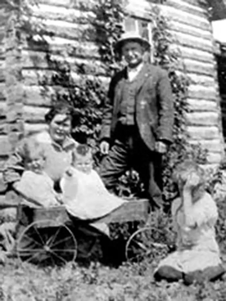 Эліанор Пруіт Сцюарт, жанчыны на дзікім захадзе