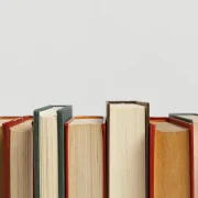 Цёплы плед, кубак гарбаты і кніга: кніжны спіс на восень