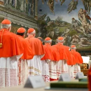 Інтрыгі, палітыка і смерці. Як раней выбіралі Папу Рымскага?