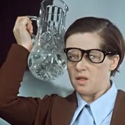 «Службовы раман», «Каўказская нявольніца», «Масква слязам не верыць». Савецкія фільмы, якія цяпер дзіўна глядзець